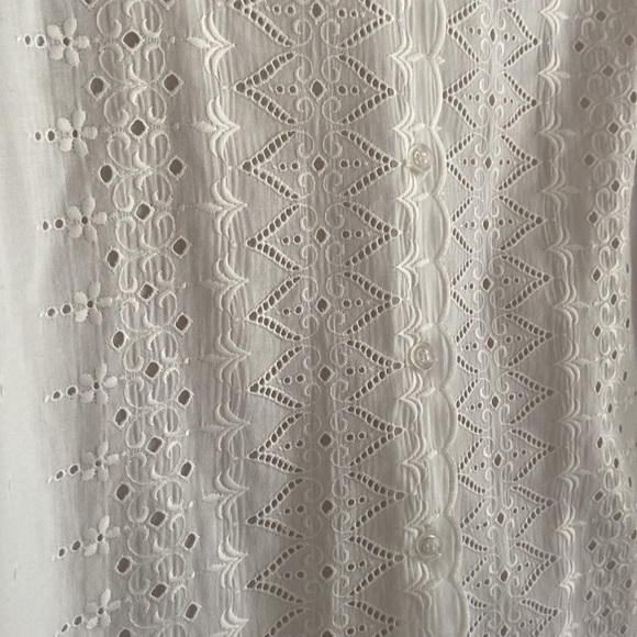 Vintage 60s/70s White Blouse with Eyelet Lace Details - Picture 5 of 5